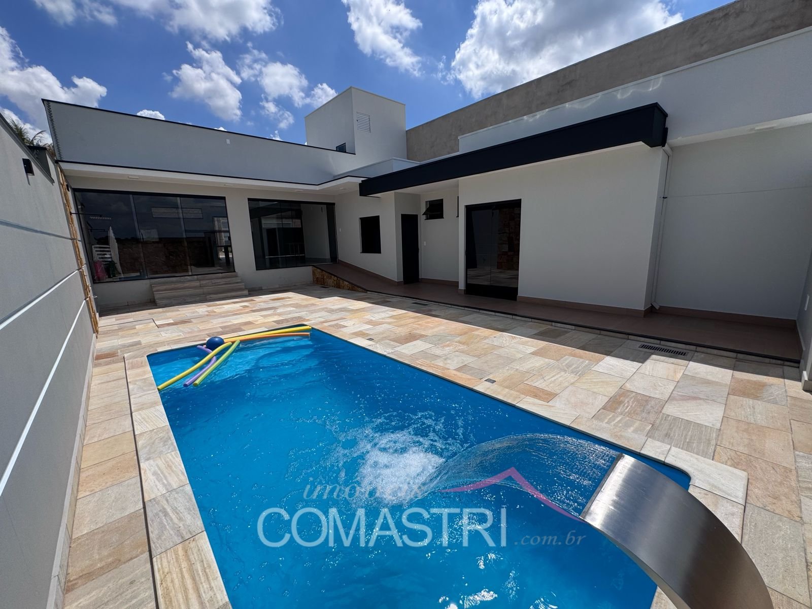 8d223d8a-9cdf-4106-8dff-f35cf5b1d6a9